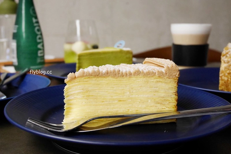 台南安平｜深藍咖啡館旗艦店．台南LV級的千層蛋糕，清水模建築打造精品旗艦店 @飛天璇的口袋