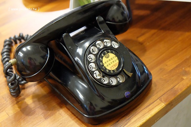 窩巷二店@大全店┃台中西區美食：台灣首見時尚的酒杯甜點，鄰近台中文學館和台中市役所，結合古早味的柑仔店和日日春唱片行 @飛天璇的口袋