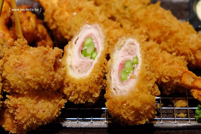 新宿勝博殿｜慶祝11週年慶，週週抽日本東京雙人來回機票，新上市金黃極濃的雪花起司豬排，品嚐超厚切日式炸豬排的美味 @飛天璇的口袋