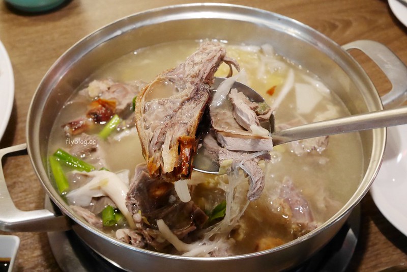 烤鴨控請收藏！精選10家「2025台中烤鴨餐廳」，一鴨3吃多變合菜料理 @飛天璇的口袋