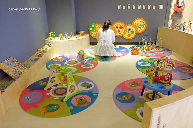 桃禧航空城酒店┃桃園飯店推薦：浪漫至極的水晶教堂、小孩最愛的木樂地Hape桃園館、入住送小恐龍玩偶、鄰近桃園國際機場交通方便 @飛天璇的口袋