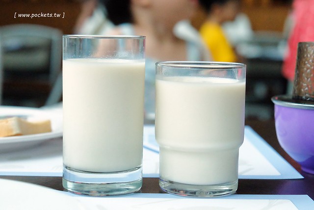 桃禧航空城酒店┃桃園飯店推薦：浪漫至極的水晶教堂、小孩最愛的木樂地Hape桃園館、入住送小恐龍玩偶、鄰近桃園國際機場交通方便 @飛天璇的口袋