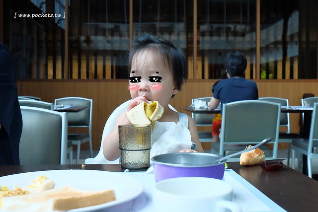 桃禧航空城酒店┃桃園飯店推薦：浪漫至極的水晶教堂、小孩最愛的木樂地Hape桃園館、入住送小恐龍玩偶、鄰近桃園國際機場交通方便 @飛天璇的口袋