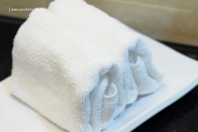 桃禧航空城酒店┃桃園飯店推薦：浪漫至極的水晶教堂、小孩最愛的木樂地Hape桃園館、入住送小恐龍玩偶、鄰近桃園國際機場交通方便 @飛天璇的口袋