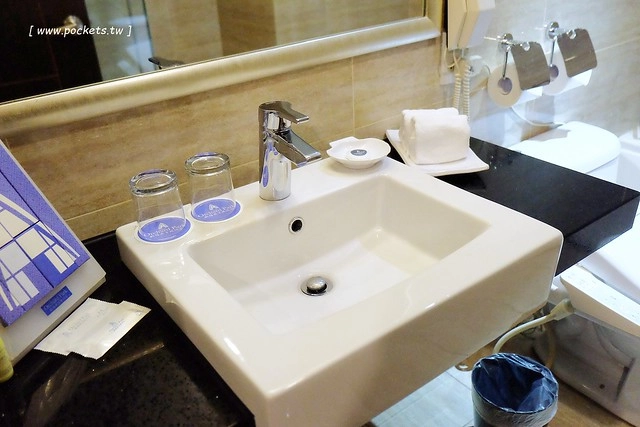 桃禧航空城酒店┃桃園飯店推薦：浪漫至極的水晶教堂、小孩最愛的木樂地Hape桃園館、入住送小恐龍玩偶、鄰近桃園國際機場交通方便 @飛天璇的口袋