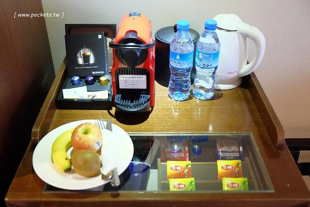 桃禧航空城酒店┃桃園飯店推薦：浪漫至極的水晶教堂、小孩最愛的木樂地Hape桃園館、入住送小恐龍玩偶、鄰近桃園國際機場交通方便 @飛天璇的口袋