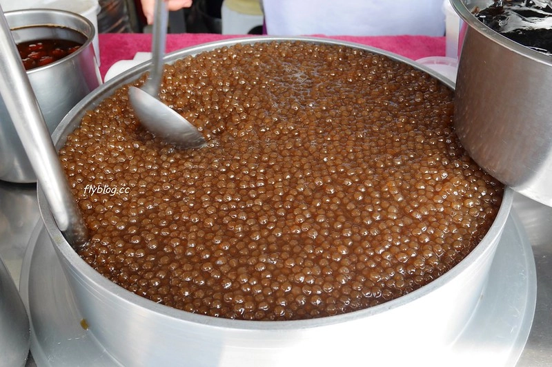 台中清水｜樹下阿婆粉圓冰．紫雲嚴阿婆粉圓冰，手工製作的銅板美食 @飛天璇的口袋