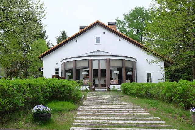 日本山梨｜清里一日遊．Rock餐廳、清里聖アンデレ教会、清高寮、萌木之村 @飛天璇的口袋