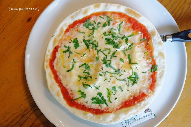 日本山梨｜清里一日遊．Rock餐廳、清里聖アンデレ教会、清高寮、萌木之村 @飛天璇的口袋