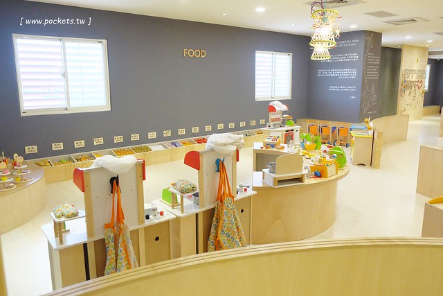 桃禧航空城酒店┃桃園飯店推薦：浪漫至極的水晶教堂、小孩最愛的木樂地Hape桃園館、入住送小恐龍玩偶、鄰近桃園國際機場交通方便 @飛天璇的口袋