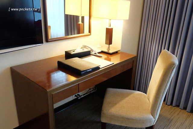 桃禧航空城酒店┃桃園飯店推薦：浪漫至極的水晶教堂、小孩最愛的木樂地Hape桃園館、入住送小恐龍玩偶、鄰近桃園國際機場交通方便 @飛天璇的口袋