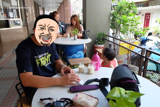 台中西屯｜拾陌咖啡 Shihmo．隱身巷弄裡的早午餐店，裝潢走工業風路線 @飛天璇的口袋