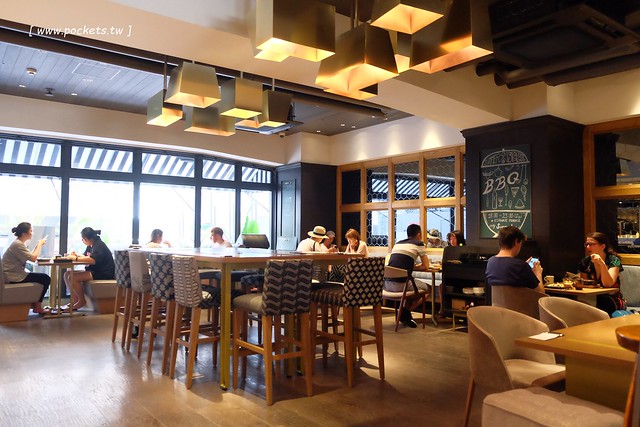 日本沖繩｜ESTINATE HOTEL．艾斯汀納特飯店｜充滿時代感的新穎飯店，樓下是早午餐咖啡館，鄰近那霸國際通，附近商店林立生活機能良好 @飛天璇的口袋