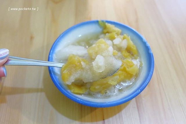 豊好X天天都美好┃有濃濃文青風格的古早味鳳梨冰，標榜不含防腐劑和人工色素，還有售販周邊文創商品 @飛天璇的口袋