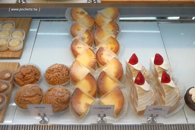 彼內朵法式蛋糕店．Patissier Pinede｜來自日本名古屋的甜點店，近SOGO百貨捷運忠孝復興站，1974烤起司蛋糕是招牌甜點 @飛天璇的口袋