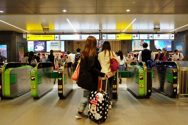 日本秋田｜仙台機場到秋田市區交通方式，電車轉新幹線2個多小時抵達 @飛天璇的口袋