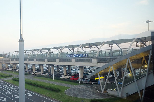 日本秋田｜仙台機場到秋田市區交通方式，電車轉新幹線2個多小時抵達 @飛天璇的口袋