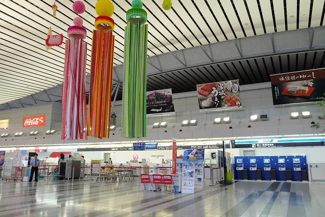 日本秋田｜仙台機場到秋田市區交通方式，電車轉新幹線2個多小時抵達 @飛天璇的口袋