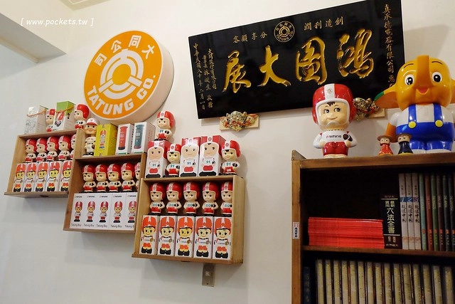 窩巷二店@大全店┃台中西區美食：台灣首見時尚的酒杯甜點，鄰近台中文學館和台中市役所，結合古早味的柑仔店和日日春唱片行 @飛天璇的口袋