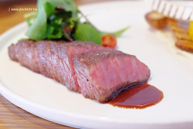 鹽與胡椒餐館┃台中南屯美食：道道都是美味與誠意，可以感受主廚料理的用心，隱藏版菜色需要事先預訂，二訪吃完還是很感動 @飛天璇的口袋