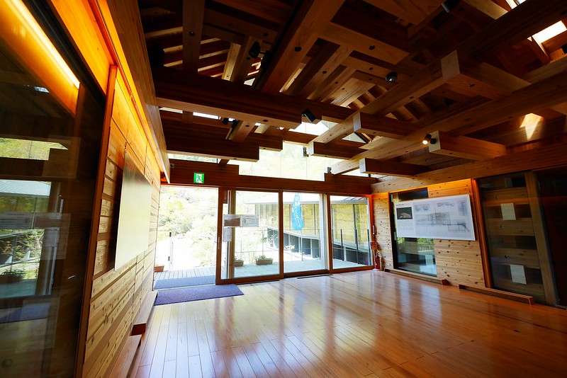 日本高知｜檮原町．隈研吾五大建築的巡禮，檮原町綜合廳舍、雲之上別館、雲之上本館、雲之上藝廊、雲之上圖書館 @飛天璇的口袋