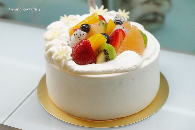 彼內朵法式蛋糕店．Patissier Pinede｜來自日本名古屋的甜點店，近SOGO百貨捷運忠孝復興站，1974烤起司蛋糕是招牌甜點 @飛天璇的口袋