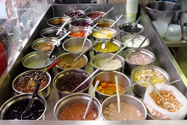 台中太平｜嘉良冰鎮店．營業將近40個年頭，超過20種配料任你挑選 @飛天璇的口袋