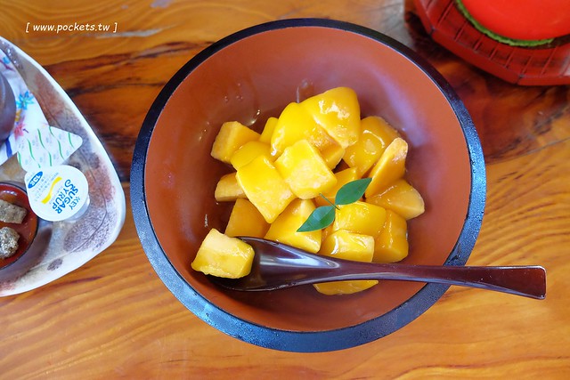 日本沖繩｜花人逢．かじんほう｜擁有無敵美景的餐廳，在日式老宅裡品嚐披薩的美味，人多時有候位的心裡準備 @飛天璇的口袋