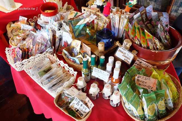 日本沖繩｜花人逢．かじんほう｜擁有無敵美景的餐廳，在日式老宅裡品嚐披薩的美味，人多時有候位的心裡準備 @飛天璇的口袋