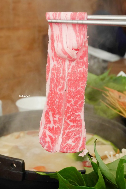 【台中沙鹿】蕃薯根養生煮，簡單乾淨又有質感的火鍋店，喜歡純天然無加工品的菜盤 @飛天璇的口袋