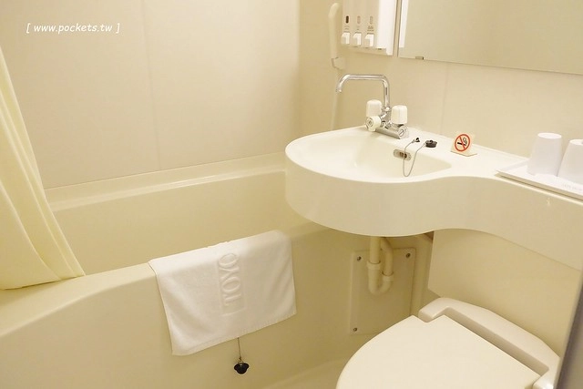 日本沖繩｜東橫inn．Toyoko-Inn.com｜單軌列車沖繩那霸旭橋站前，鄰近新都心和國際通商圈，房間有免費Wi-Fi，住房附隔天早餐 @飛天璇的口袋