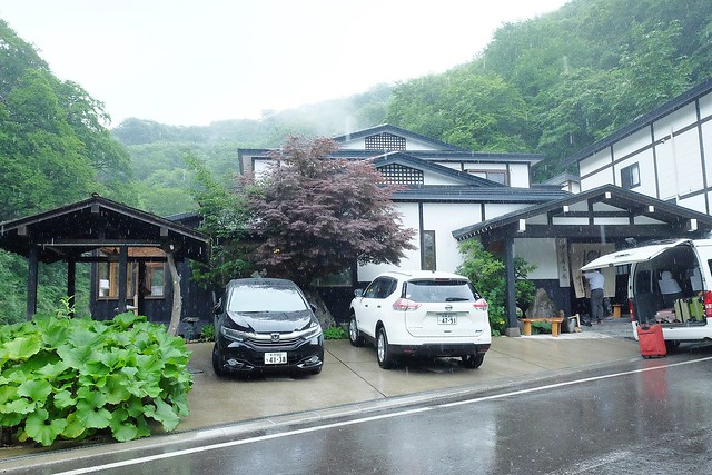 日本秋田旅遊景點┃秋田趴趴造Day2：角館TATETSU家和服體驗&rarr;角館武家屋敷(青柳家)&rarr;KURAKICHI和菓子&rarr;田澤湖(辰子、獨木舟)&rarr; 乳頭溫泉妙乃湯 @飛天璇的口袋