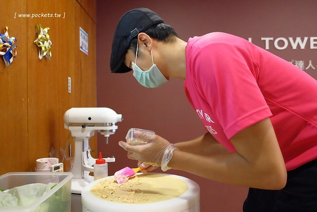 Fun Tower日式可麗餅┃台中西區美食：南台灣超人氣日本軟式可麗餅，朵朵都像盛開的小花，台中國美館商圈散步甜點，品嚐午后的下午茶小確幸 @飛天璇的口袋