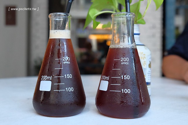 台中西屯｜拾陌咖啡 Shihmo．隱身巷弄裡的早午餐店，裝潢走工業風路線 @飛天璇的口袋