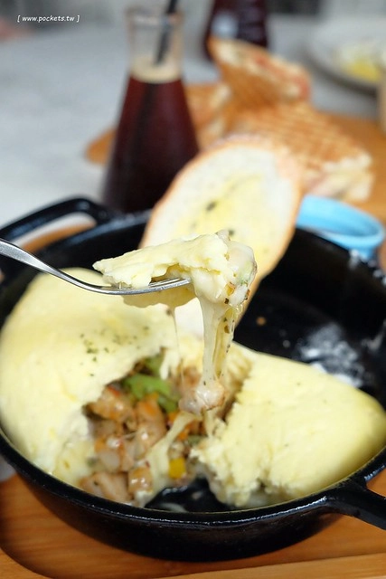 台中西屯｜拾陌咖啡 Shihmo．隱身巷弄裡的早午餐店，裝潢走工業風路線 @飛天璇的口袋