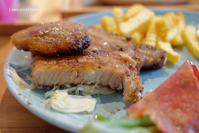 一張几手作料理廚房：隱藏巷弄間的早午餐店，店內只有幾張小桌子，餐點現點現做便宜有誠意 @飛天璇的口袋