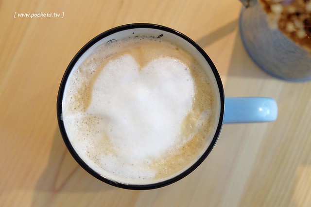 一張几手作料理廚房：隱藏巷弄間的早午餐店，店內只有幾張小桌子，餐點現點現做便宜有誠意 @飛天璇的口袋