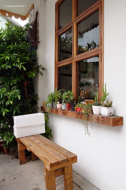 Battis風味義式小館┃台中西區美食：有很多小豬元素的義式餐廳，還有老闆旅遊各國的收藏品，餐點表現不錯CP值高，鄰近中師大、台中國美館商圈 @飛天璇的口袋