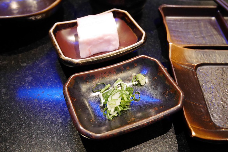 碳佐麻里燒肉｜終於朝聖台南必吃的碳佐麻里燒肉店，有台南屋馬之美喻的南霸天 @飛天璇的口袋