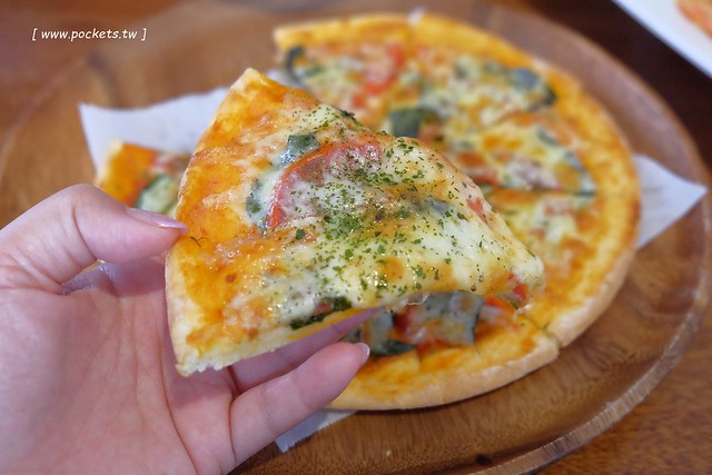 Battis風味義式小館┃台中西區美食：有很多小豬元素的義式餐廳，還有老闆旅遊各國的收藏品，餐點表現不錯CP值高，鄰近中師大、台中國美館商圈 @飛天璇的口袋