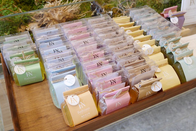 【台中西屯】分子藥局．Molecure，台中超美藥局咖啡館，時尚又好拍的環境，還有手沖咖啡可以喝 @飛天璇的口袋