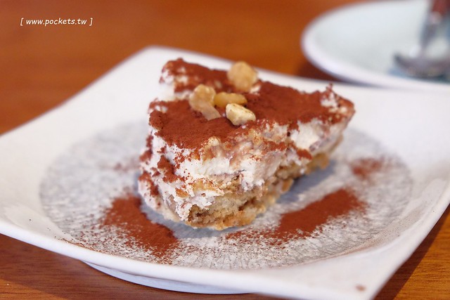 Battis風味義式小館┃台中西區美食：有很多小豬元素的義式餐廳，還有老闆旅遊各國的收藏品，餐點表現不錯CP值高，鄰近中師大、台中國美館商圈 @飛天璇的口袋