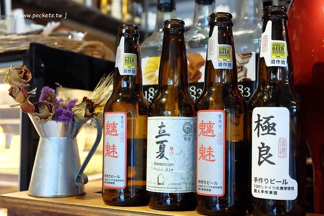 台中西區｜好堅果咖啡 Heynuts Caf&eacute;．精明商圈工業風咖啡館，食材用心餐點豐盛 @飛天璇的口袋