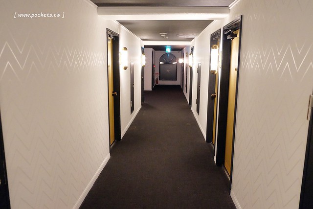 日本沖繩｜ESTINATE HOTEL．艾斯汀納特飯店｜充滿時代感的新穎飯店，樓下是早午餐咖啡館，鄰近那霸國際通，附近商店林立生活機能良好 @飛天璇的口袋