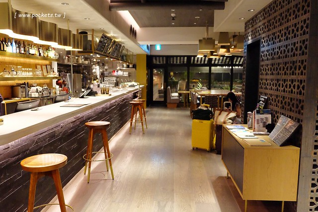 日本沖繩｜ESTINATE HOTEL．艾斯汀納特飯店｜充滿時代感的新穎飯店，樓下是早午餐咖啡館，鄰近那霸國際通，附近商店林立生活機能良好 @飛天璇的口袋