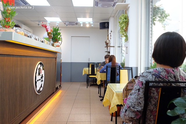 台中豐原｜嚴雪雪花冰專賣店．雪花冰滑順細緻不甜膩，鄰近豐原太平洋SOGO百貨 @飛天璇的口袋