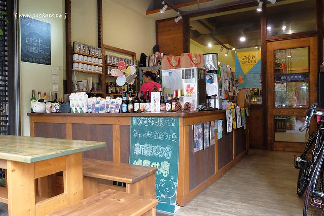 喬巴咖啡．CHOPPER CAFE┃台中東勢美食：簡單小巧的空間，以單品咖啡為主，老闆對咖啡解說很詳細(同場加映：東勢林業園區荷花季) @飛天璇的口袋