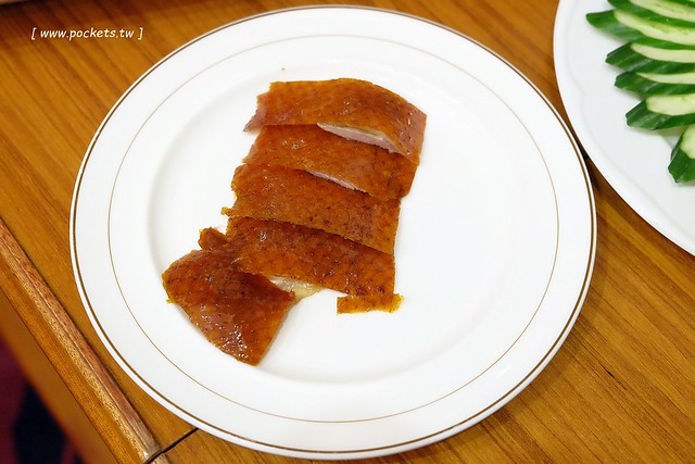 僑園大飯店┃台中西屯美食：郭泰王師傅監製的片填鴨合餐，享受一鴨四吃的美食享饗，5人同行不到$2500元，台中聚餐宴會的好選擇 @飛天璇的口袋