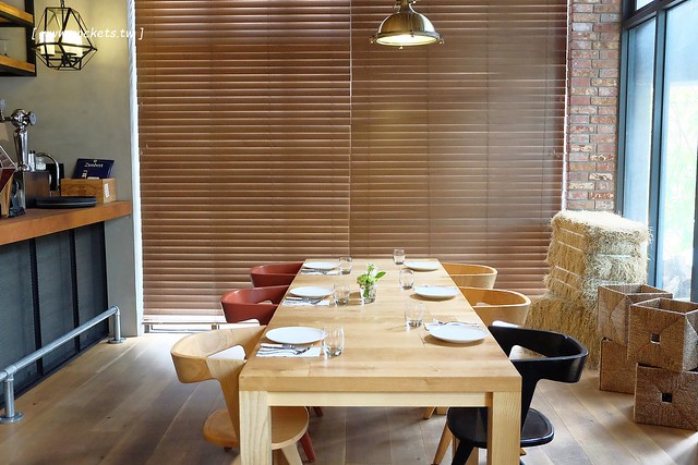 台中西區｜FORE restaurant，使用最古老的Grill烹調方式，位於台中美術館綠園道旁 @飛天璇的口袋