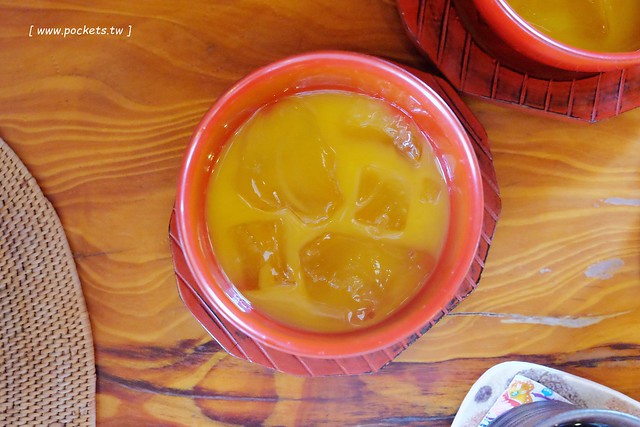 日本沖繩｜花人逢．かじんほう｜擁有無敵美景的餐廳，在日式老宅裡品嚐披薩的美味，人多時有候位的心裡準備 @飛天璇的口袋